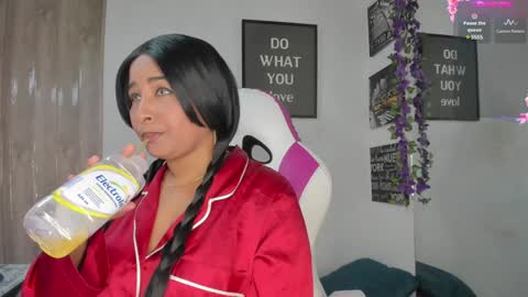 Snapshot of lina_sanchezih chatting on 12-16-24, 02:27 LINA SANCHEZ online show from 12-16-24, 02:27