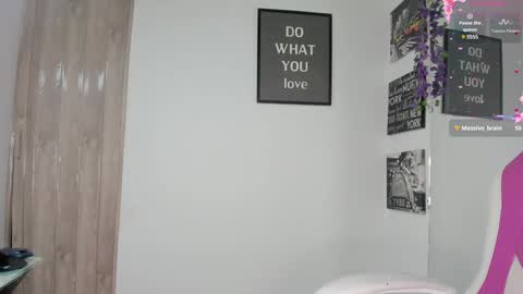 Snapshot of lina_sanchezih chatting on 01-06-25, 02:47 LINA SANCHEZ online show from 01-06-25, 02:47