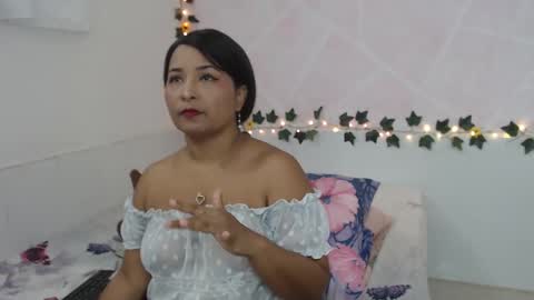 Snapshot of lina_sanchezih chatting on 10-08-25, 01:20 LINA SANCHEZ online show from 10-08-25, 01:20