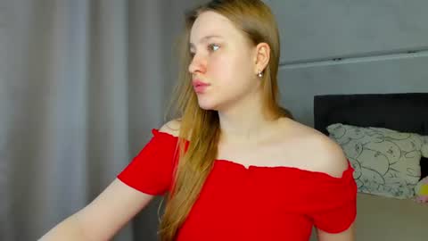 Snapshot of lina_smilee chatting on 06-28-26, 01:11 Lina online show from 06-28-26, 01:11