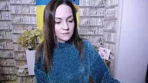 Lina online show from 10-27-25, 07:12