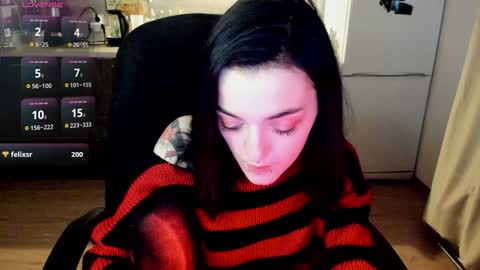 Snapshot of lina_tyaan chatting on 12-27-24, 12:56 Lina 3 1715622743 online show from 12-27-24, 12:56