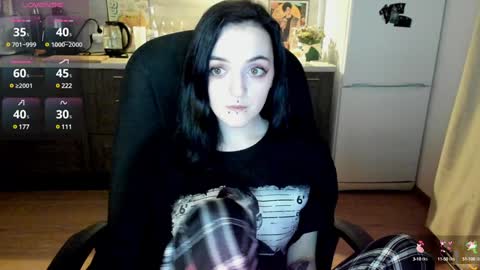 Snapshot of lina_tyaan chatting on 12-28-24, 10:13 Lina 3 1715622743 online show from 12-28-24, 10:13