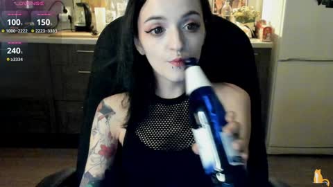 Snapshot of lina_tyaan chatting on 01-02-25, 08:24 Lina 3 1715622743 online show from 01-02-25, 08:24