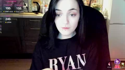 Snapshot of lina_tyaan chatting on 02-10-25, 08:20 Lina 3 1715622743 online show from 02-10-25, 08:20