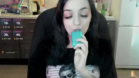 Snapshot of lina_tyaan chatting on 09-15-25, 08:25 Lina 3 1715622743 online show from 09-15-25, 08:25