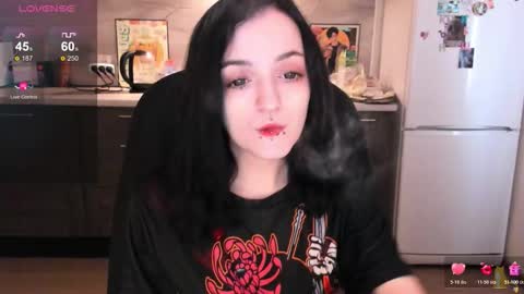 Snapshot of lina_tyaan chatting on 10-20-25, 07:42 Lina 3 1715622743 online show from 10-20-25, 07:42