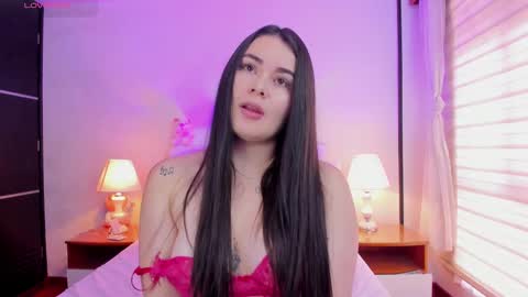 Snapshot of linaanssen chatting on 12-12-24, 04:43 lina online show from 12-12-24, 04:43