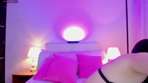 Snapshot of linaanssen chatting on 02-16-25, 01:03 lina online show from 02-16-25, 01:03