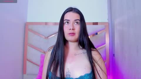 Snapshot of linaanssen chatting on 09-17-25, 01:18 lina online show from 09-17-25, 01:18
