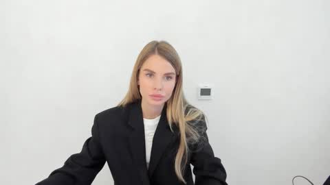 Snapshot of linabey chatting on 10-23-25, 02:05 linabey online show from 10-23-25, 02:05