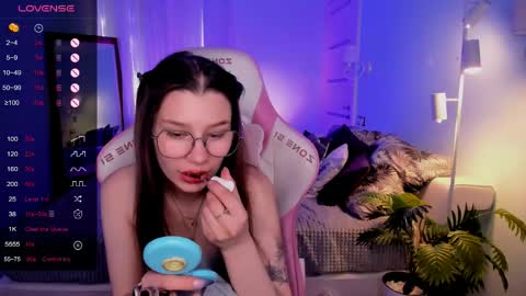 Lina online show from 06-06-26, 02:27
