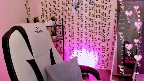 Lina online show from 06-30-26, 03:29