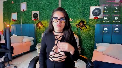 Lina  online show from 10-21-25, 11:33