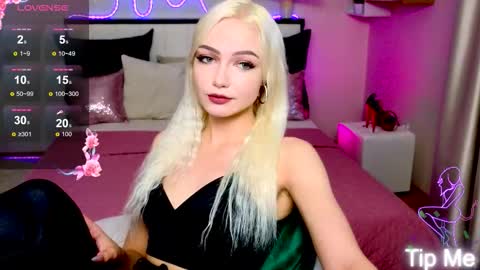 I am Lina online show from 09-17-25, 02:30
