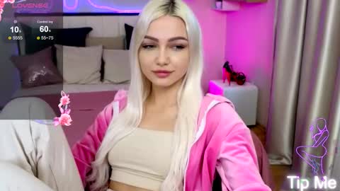 I am Lina online show from 10-15-25, 07:41