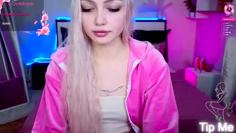 I am Lina online show from 01-17-26, 02:22