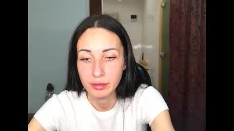 LinaLivee online show from 10-30-25, 07:47