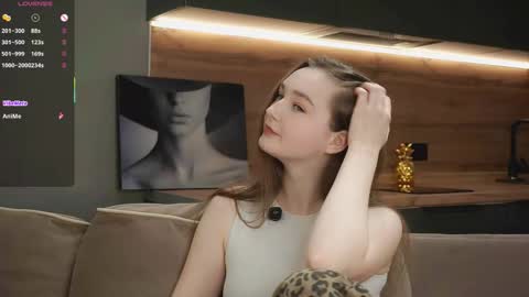 Lina online show from 11-18-25, 06:23