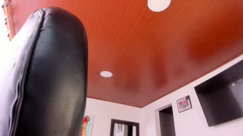 Snapshot of linaresjesica chatting on 01-06-25, 01:30 Jessi Freelance Model online show from 01-06-25, 01:30