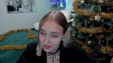 Snapshot of linatruly chatting on 12-21-24, 08:43 Lina online show from 12-21-24, 08:43