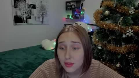 Snapshot of linatruly chatting on 01-10-25, 12:59 Lina online show from 01-10-25, 12:59