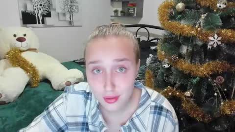 Snapshot of linatruly chatting on 01-14-25, 08:15 Lina online show from 01-14-25, 08:15