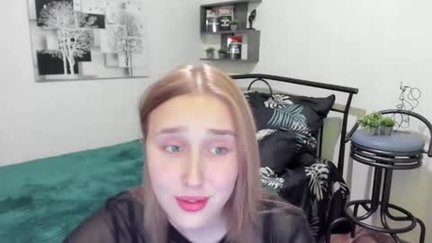 Snapshot of linatruly chatting on 01-17-25, 09:28 Lina online show from 01-17-25, 09:28