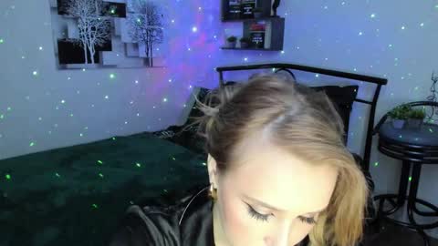 Snapshot of linatruly chatting on 01-22-25, 09:32 Lina online show from 01-22-25, 09:32