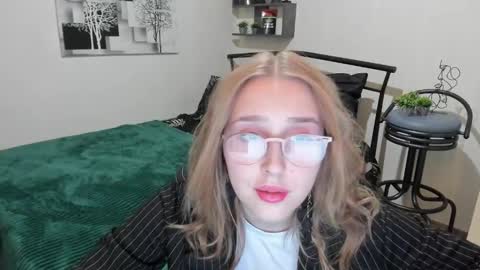 Snapshot of linatruly chatting on 01-24-25, 09:05 Lina online show from 01-24-25, 09:05