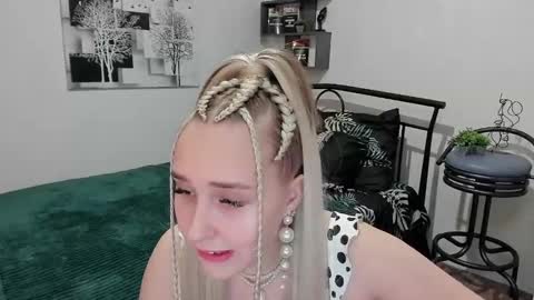 Snapshot of linatruly chatting on 02-19-25, 08:52 Lina online show from 02-19-25, 08:52