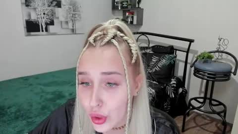 Snapshot of linatruly chatting on 02-25-25, 08:51 Lina online show from 02-25-25, 08:51