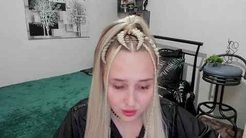 Snapshot of linatruly chatting on 02-26-25, 12:49 Lina online show from 02-26-25, 12:49