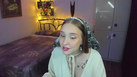 Lina online show from 06-15-26, 09:39