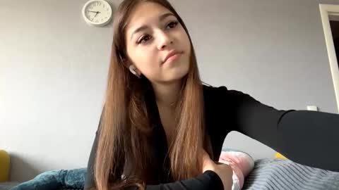 Elin online show from 09-21-25, 09:22