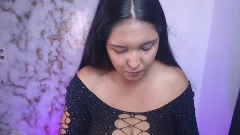 Snapshot of lincy_honeyy chatting on 05-08-26, 04:23 lincy_honeyy online show from 05-08-26, 04:23
