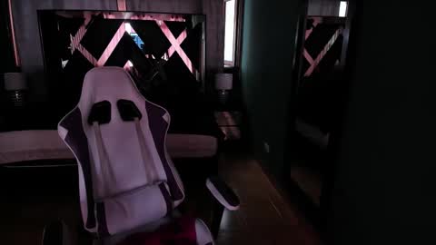  Linda  online show from 02-17-25, 09:08