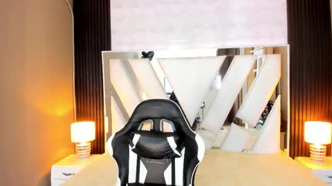  Linda  online show from 12-20-25, 06:26