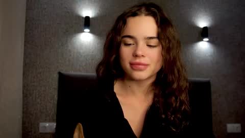 Snapshot of linda_clarsss chatting on 10-24-25, 01:40 Linda online show from 10-24-25, 01:40