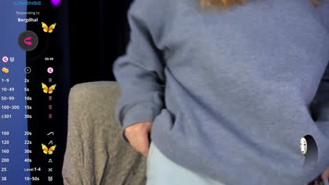 Snapshot of linda_giggle chatting on 12-03-24, 02:36 Giggles online show from 12-03-24, 02:36
