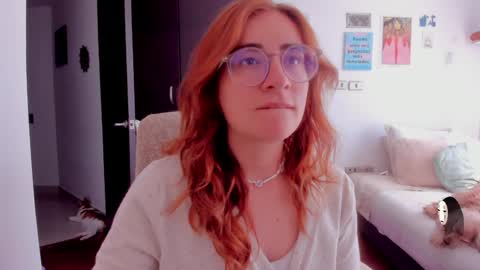 Snapshot of linda_giggle chatting on 12-11-24, 04:53 Giggles online show from 12-11-24, 04:53