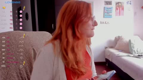Snapshot of linda_giggle chatting on 12-19-24, 06:23 Giggles online show from 12-19-24, 06:23
