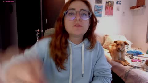 Snapshot of linda_giggle chatting on 12-19-24, 10:42 Giggles online show from 12-19-24, 10:42