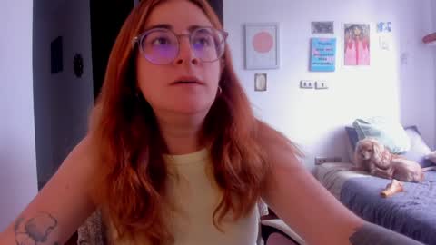 Snapshot of linda_giggle chatting on 12-23-24, 08:03 Giggles online show from 12-23-24, 08:03