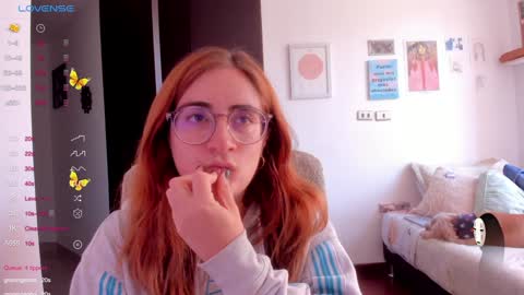 Snapshot of linda_giggle chatting on 01-21-25, 07:50 Giggles online show from 01-21-25, 07:50
