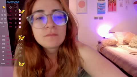 Snapshot of linda_giggle chatting on 02-02-25, 01:45 Giggles online show from 02-02-25, 01:45