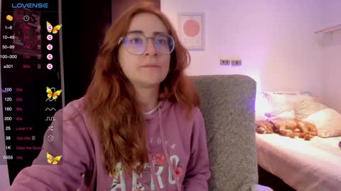 Snapshot of linda_giggle chatting on 02-03-25, 03:53 Giggles online show from 02-03-25, 03:53