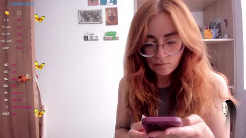 Snapshot of linda_giggle chatting on 02-19-25, 01:39 Giggles online show from 02-19-25, 01:39
