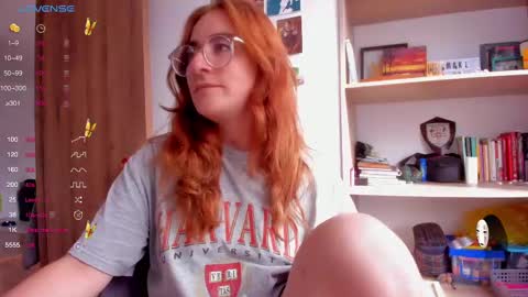 Snapshot of linda_giggle chatting on 02-20-25, 01:40 Giggles online show from 02-20-25, 01:40
