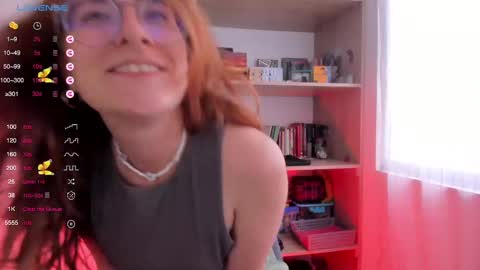Snapshot of linda_giggle chatting on 02-25-25, 07:03 Giggles online show from 02-25-25, 07:03